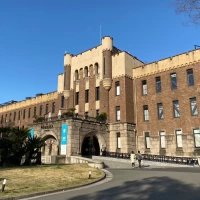 昔の建物を式場にリフォームしています