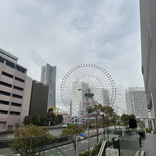 式場入口から見えるみなとみらいの景色