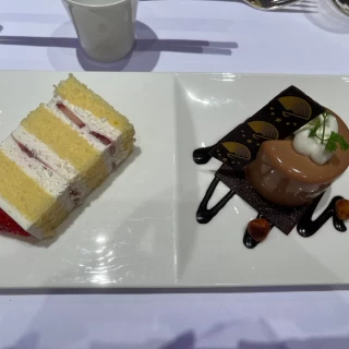 デザートもコースごとに違います。