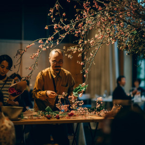 パーティー最後には、ゲストに桜をお裾分け。|655895さんのエースホテル京都 （Ace Hotel Kyoto）の写真(1767730)