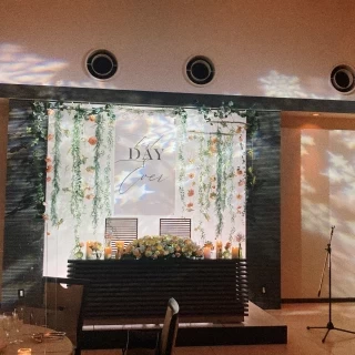 ライト演出の披露宴会場