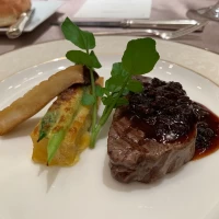 メインのお肉料理