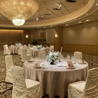 小さい方の披露宴会場　テーブルコーディネート