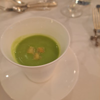 グリーンピースのスープ