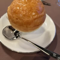 クラムチャウダーのパイ包