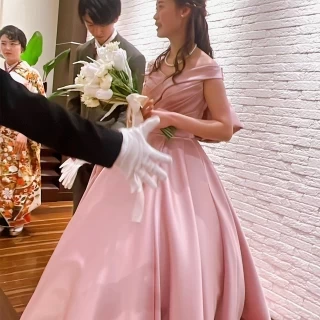 プリンセスラインのドレスだとやや移動がしづらい広さです