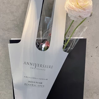 見学時に実際式の際にも飾れる花のイメージとしていただいた花