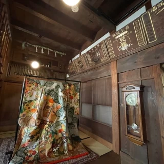 土間に着用していた打掛を飾る事が出来ます。