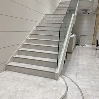 Mer会場階段