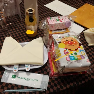 子供用のお菓子等持ち込み可能でした。