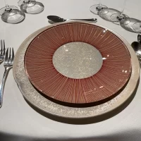 試食前のお皿