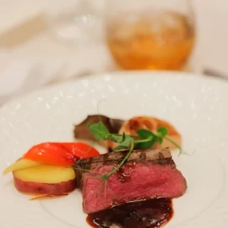 肉料理(国産牛フィレ肉のグリエ)