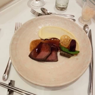 肉料理です。味付けがちょうど良く、美味しかったです。