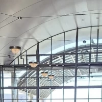 天井が広く、開放的な感じです。