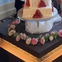 ウェディングケーキです。