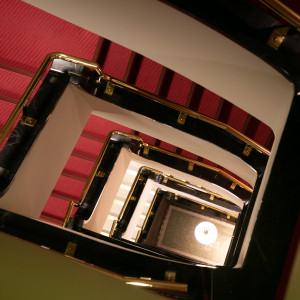 こちらの階段で写真を撮ることができてうれしかったです。|657548さんの山の上ホテル  -HILLTOP HOTEL-（ウエディング取扱終了）の写真(1921100)