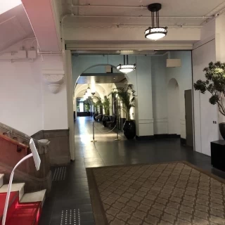ロビーです