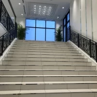 チャペル出口すぐの階段