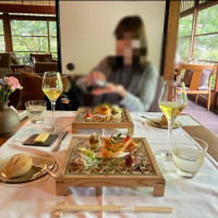 ゲストの待合室で試食をいただけます。説明もとても丁寧です。