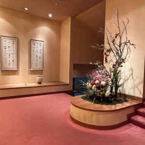 式場控え室に行くまでに飾られていた花。|657986さんの明治神宮・明治記念館の写真(2006814)