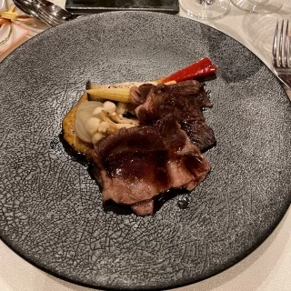 メイン、肉料理
