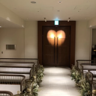 チャペル内の入口扉