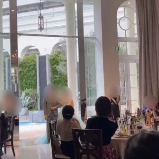 ガーデンとガラス張りの扉でつながっています。