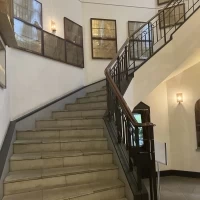 披露宴会場に続く階段です。
