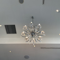 シャンデリア、ちょっと寂しい印象