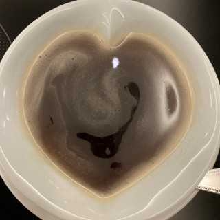 試食時のハート型のコーヒーカップ
