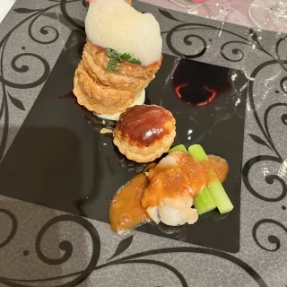 コース料理の一部です。シェフのこだわりが感じられました。