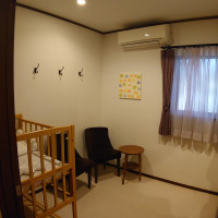 別館には小さい子供のお世話もできる部屋があります。