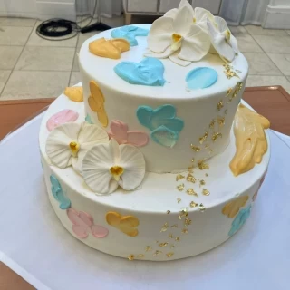 ゲストにウェディングケーキのペイントをしてもらった。