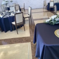 カジュアルな会場
