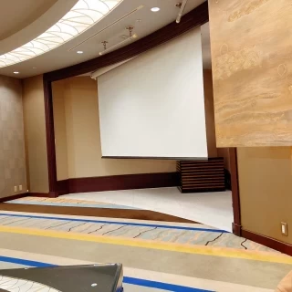 スクリーン