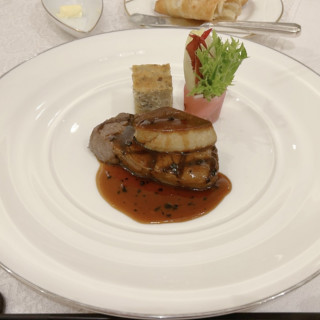 国産牛フィレ肉のシャトーブリアン
ロッシーニ風