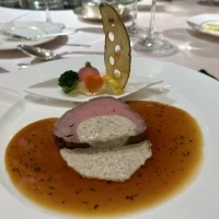 メインのお肉料理です。
