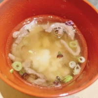 牛まぶしの出汁を入れた写真