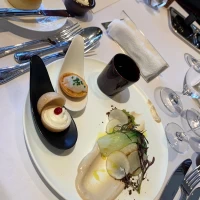 前菜盛り合わせ
バターもふわふわでお代わり必須やわらかパン