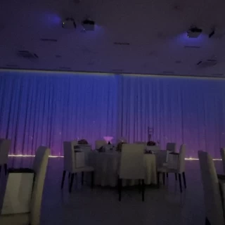 披露宴会場でのプロジェクションマッピングです。