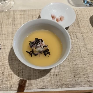 ロワイヤル　トリュフとズワイガニのあんかけ