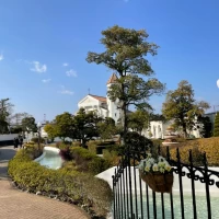 挙式会場から披露宴会場への道