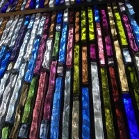IVY CHAPEL入口ステンドグラス。有名作家による作品。