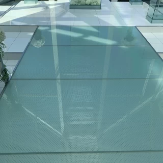 ブルービジュー　床