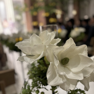 ホワイトの装花