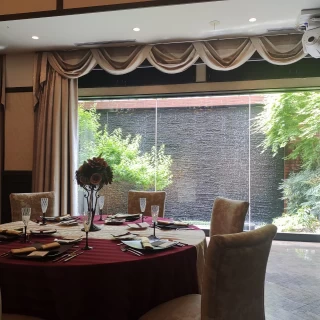 披露宴会場　窓際席