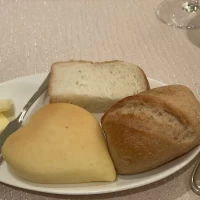 パンのおかわりできます。