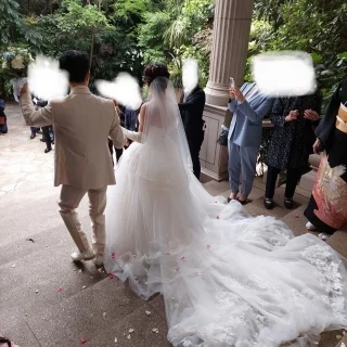 フラワーシャワー　階段の幅が広くて歩きやすい