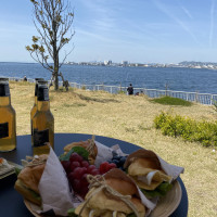 立ち飲みは、ゲストと話せます