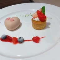 試食で出していただきました。スイーツのレベル高いです。